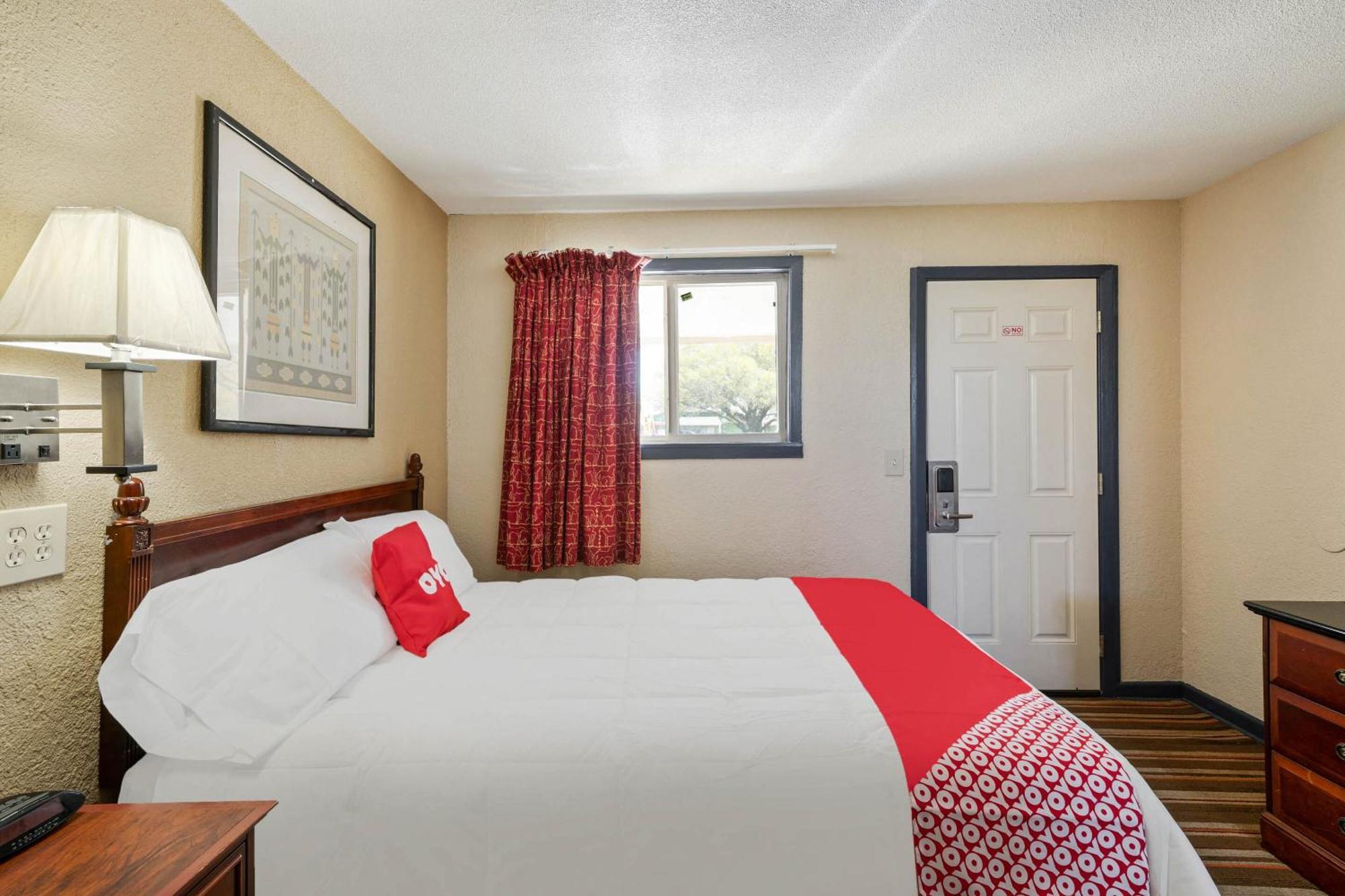 Oyo Hotel Luling Tx Downtown I-10/Us-90 Exterior photo